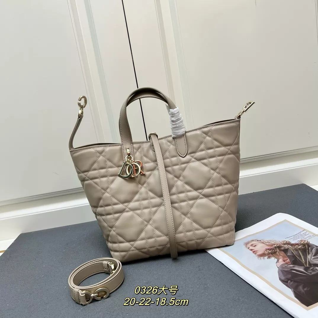 Classic 4977 Christian Dior AAA Quality Handbags For Women