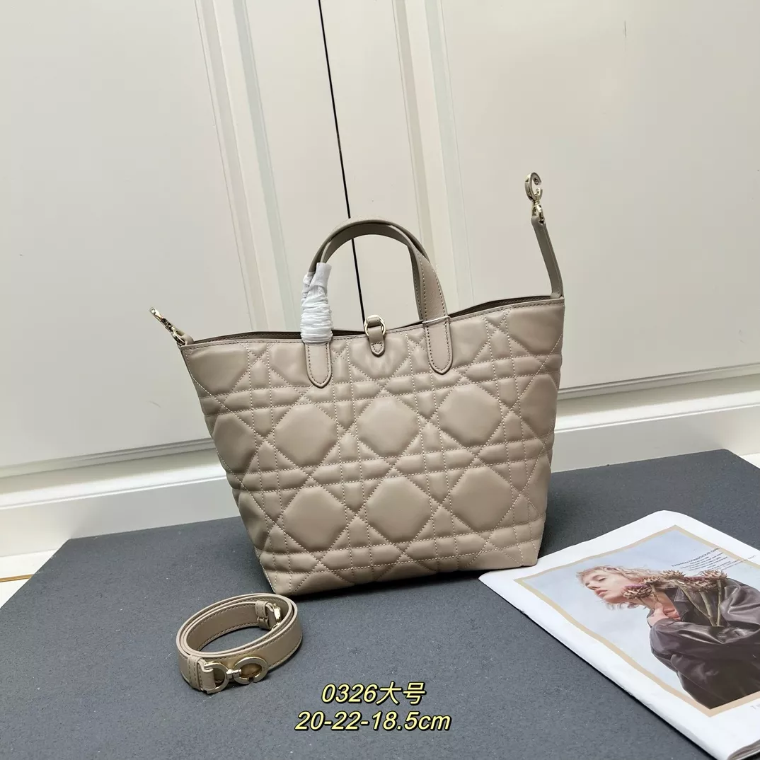 Classic 4977 Christian Dior AAA Quality Handbags For Women