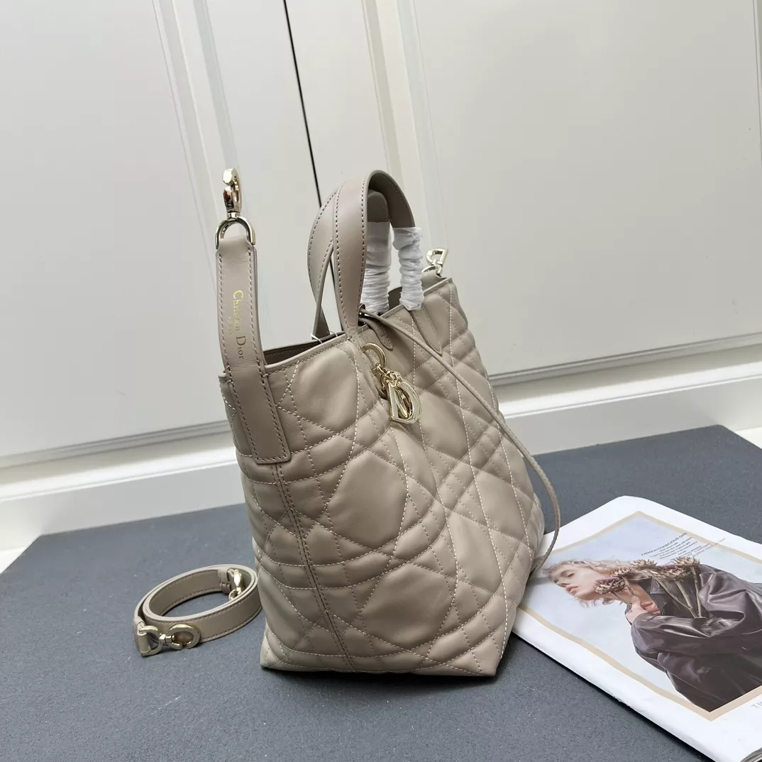 Classic 4977 Christian Dior AAA Quality Handbags For Women