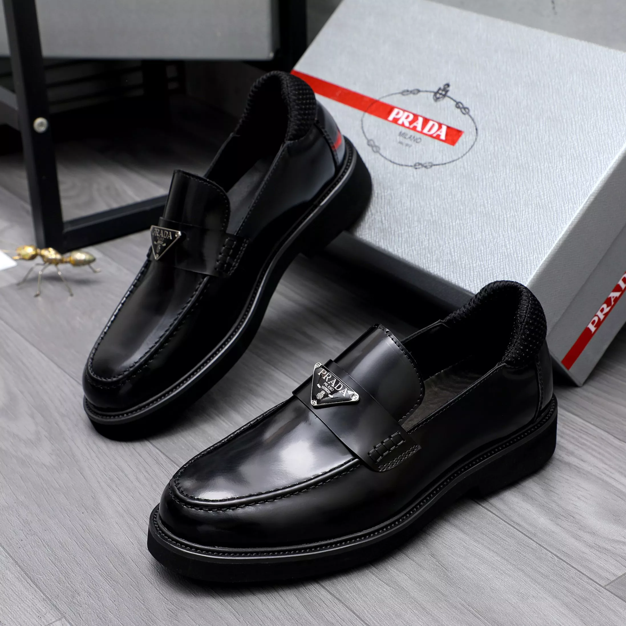 Classic 5007 Prada Leather Shoes For Men