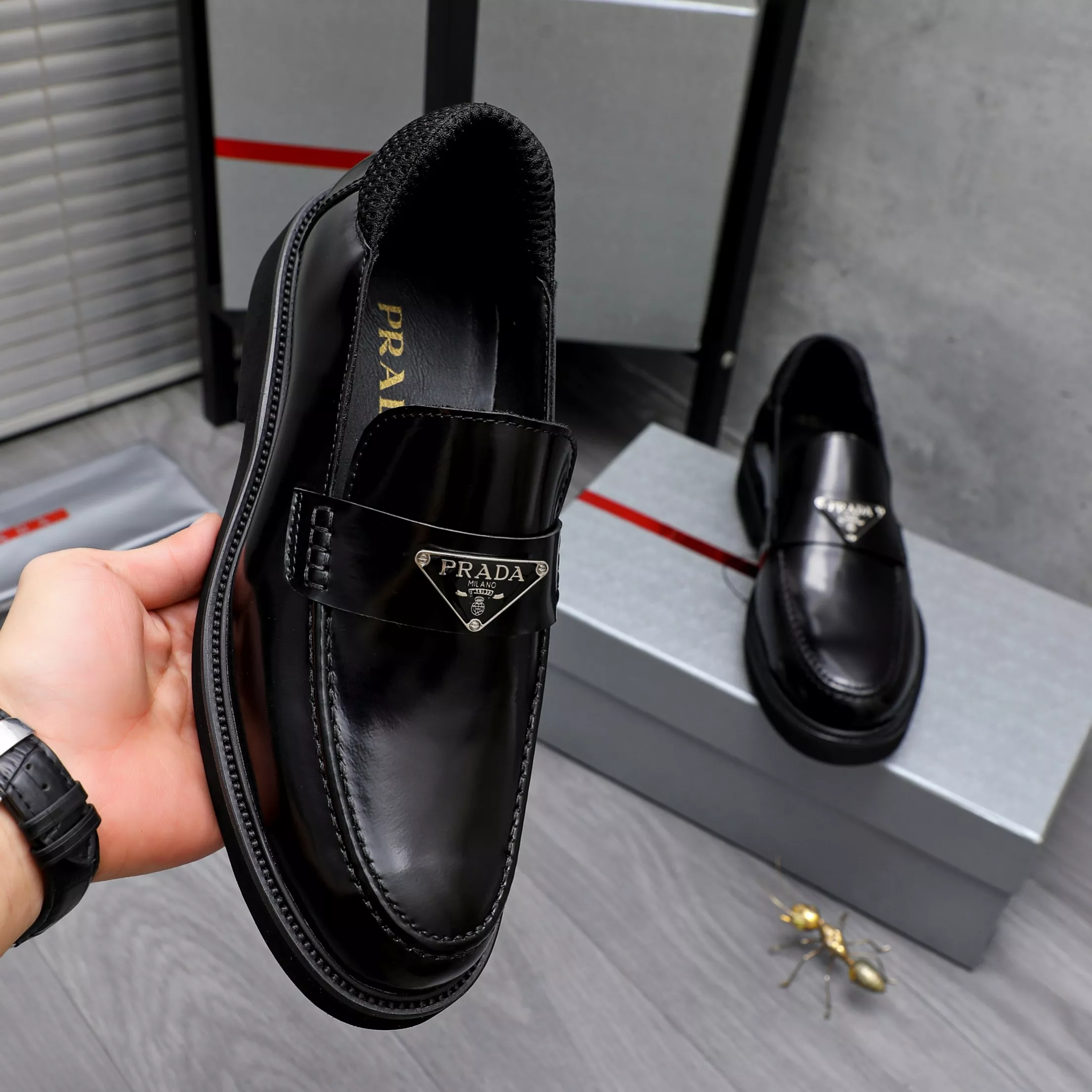Classic 5007 Prada Leather Shoes For Men