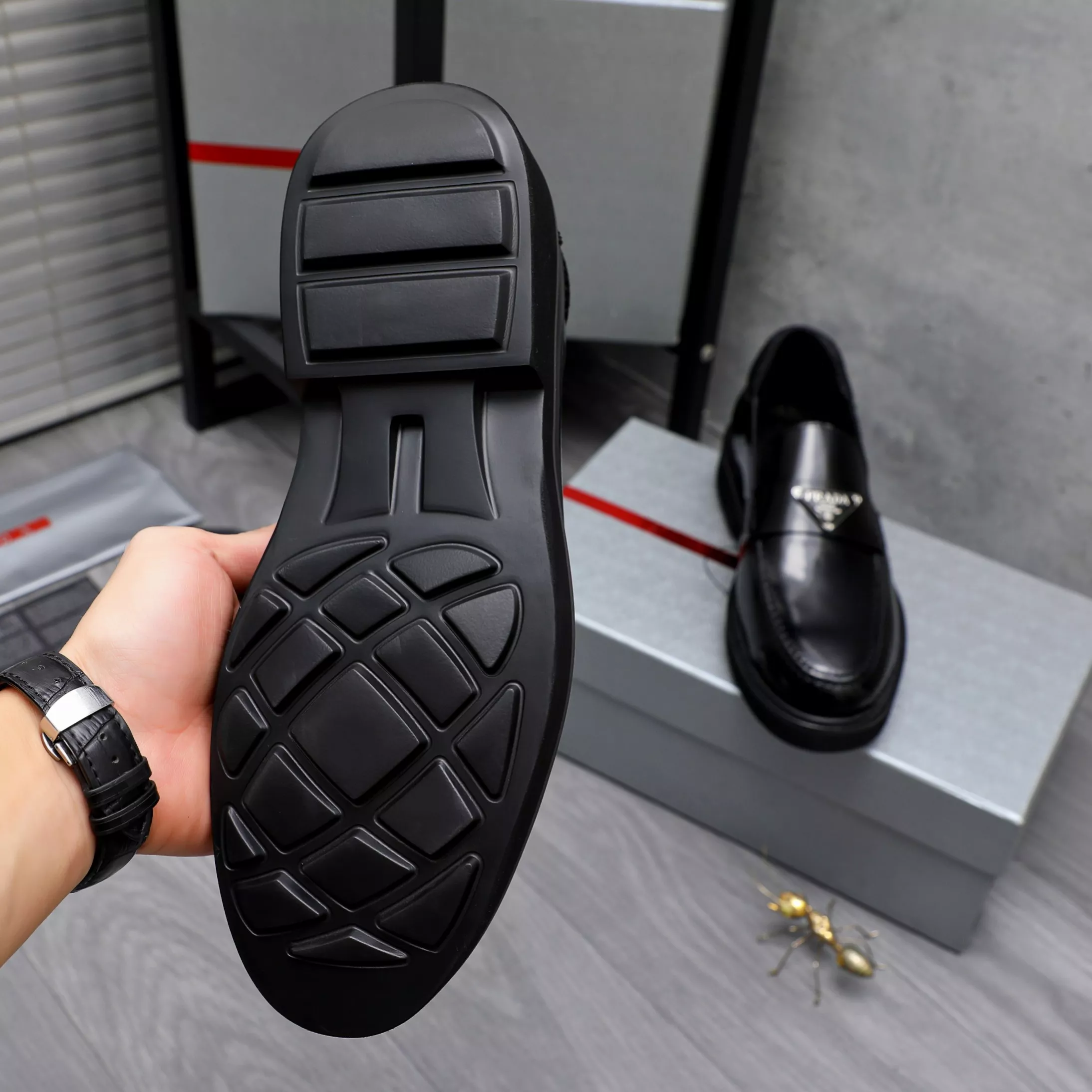 Classic 5007 Prada Leather Shoes For Men