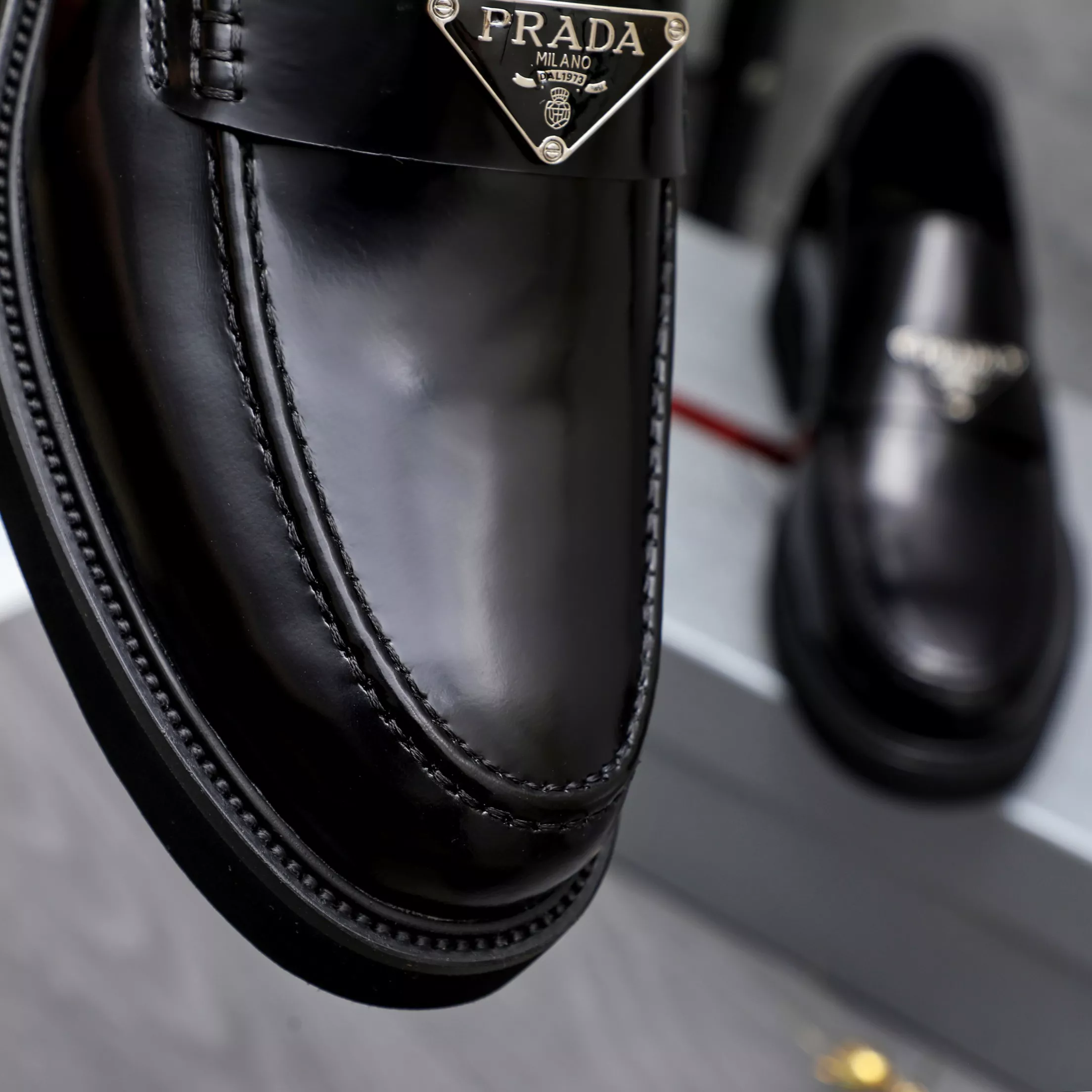 Classic 5007 Prada Leather Shoes For Men