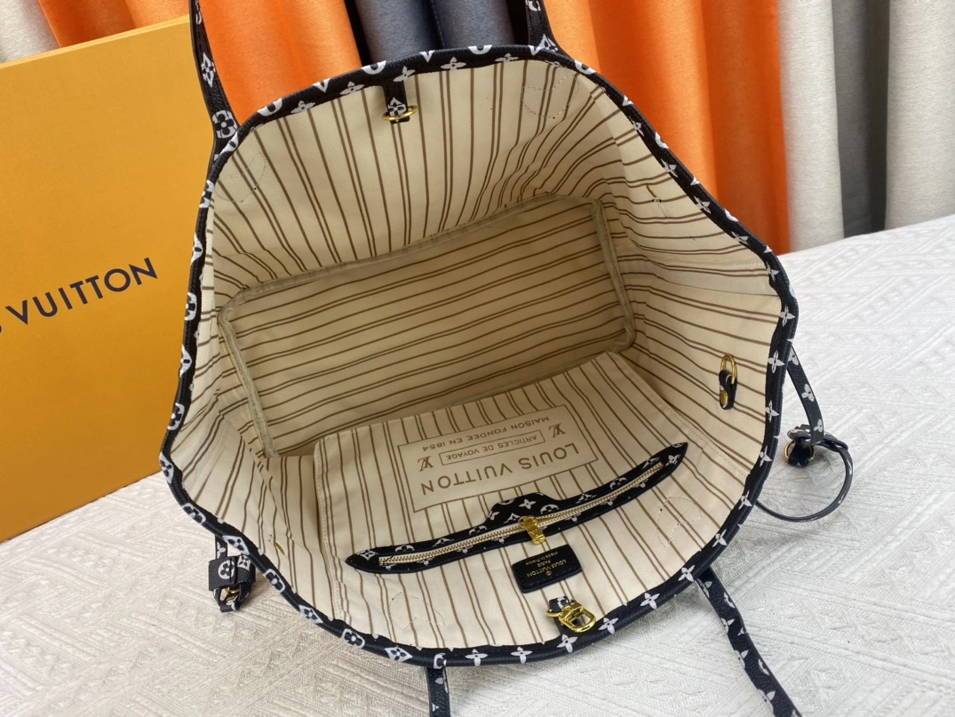 Classic 508 Louis Vuitton AAA Quality Shoulder Bags For Women