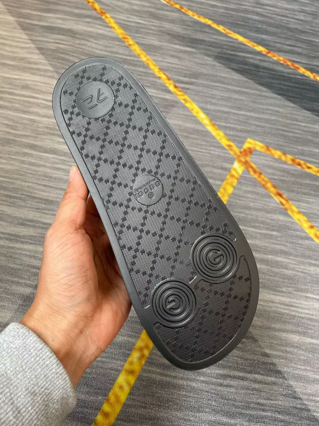 Classic 5400 Gucci Slippers For Men