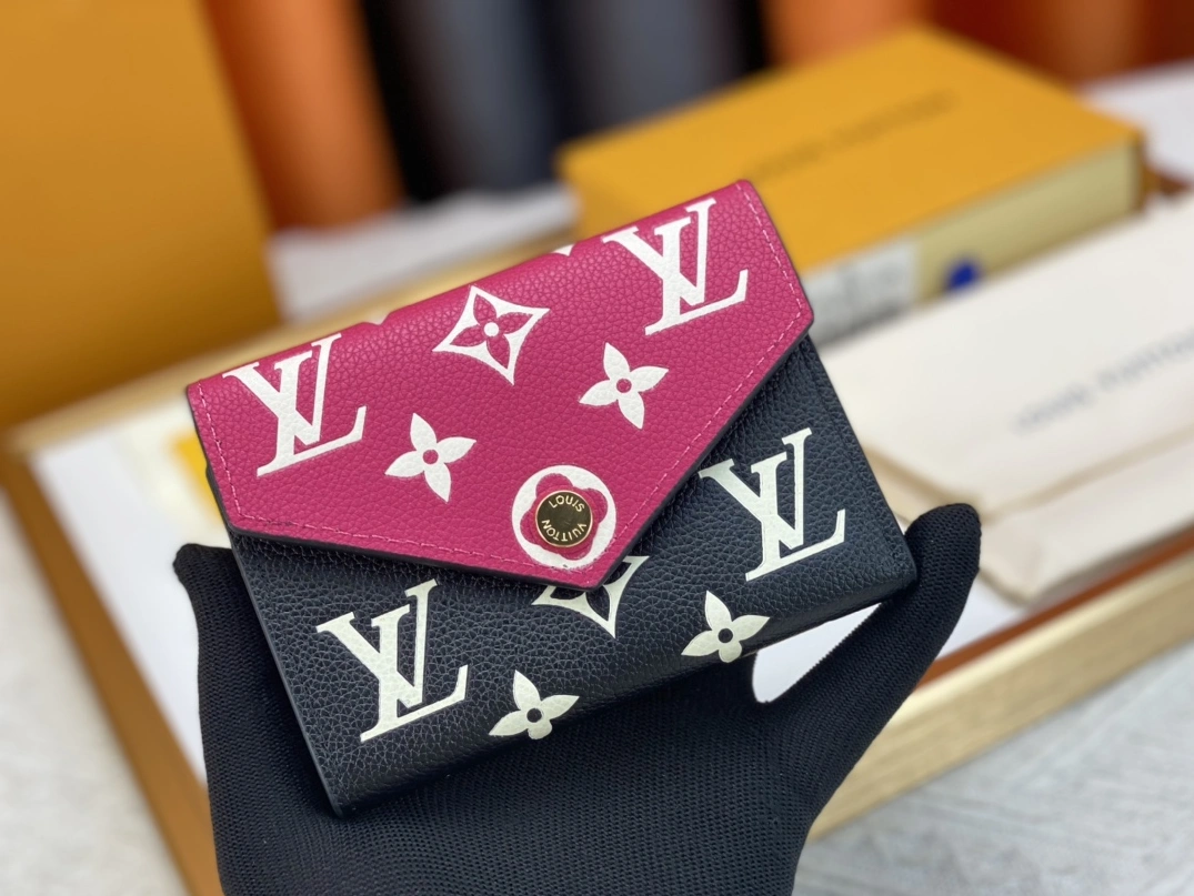 Classic 5507 Louis Vuitton AAA Quality Wallets For Women
