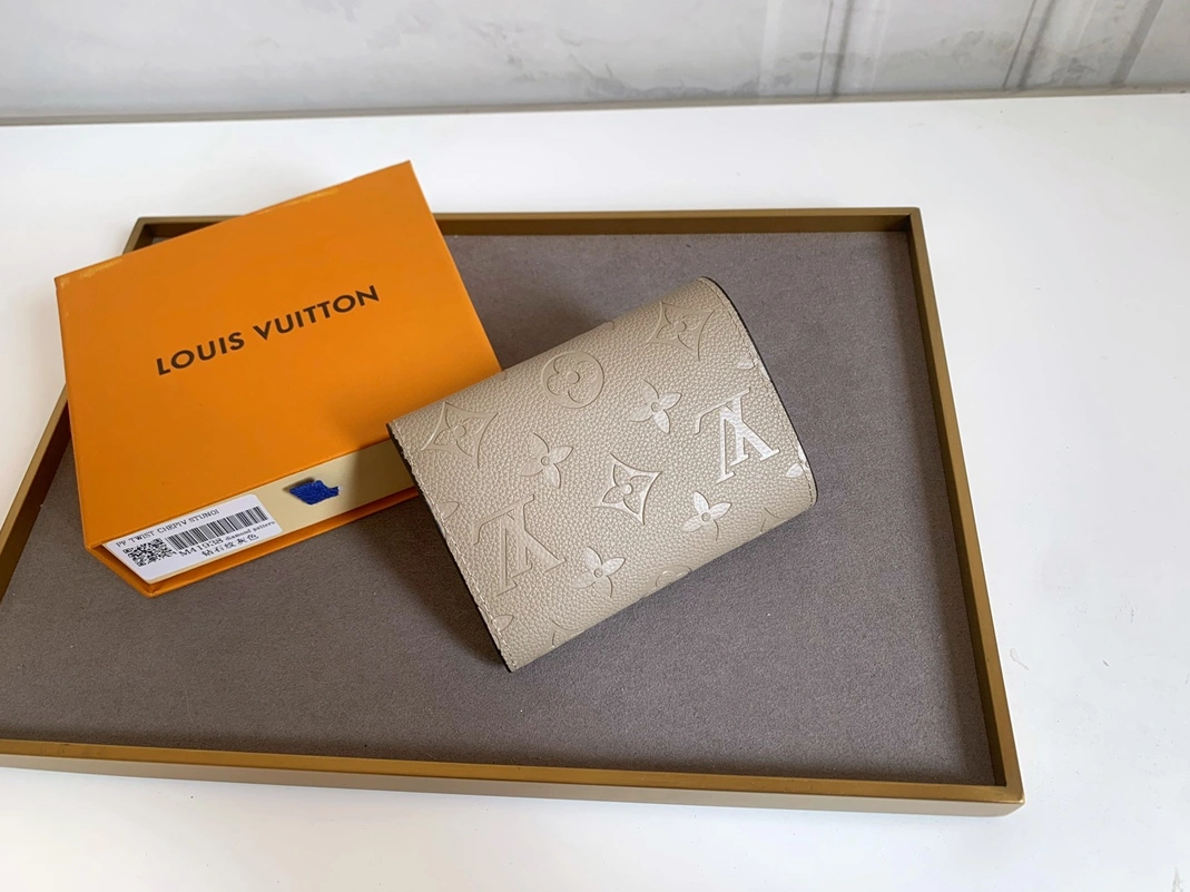 Classic 556 Louis Vuitton LV Wallets For Women