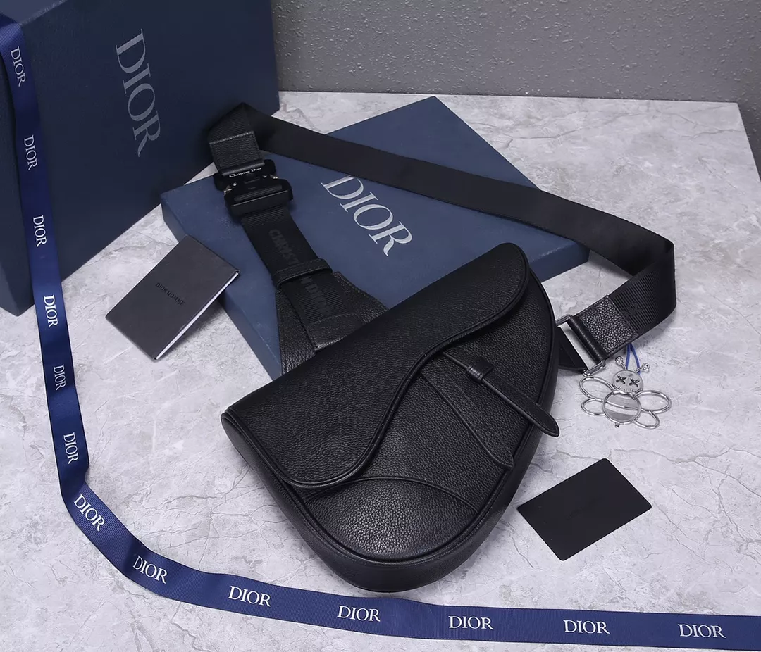Classic 5586 Christian Dior AAA Man Messenger Bags
