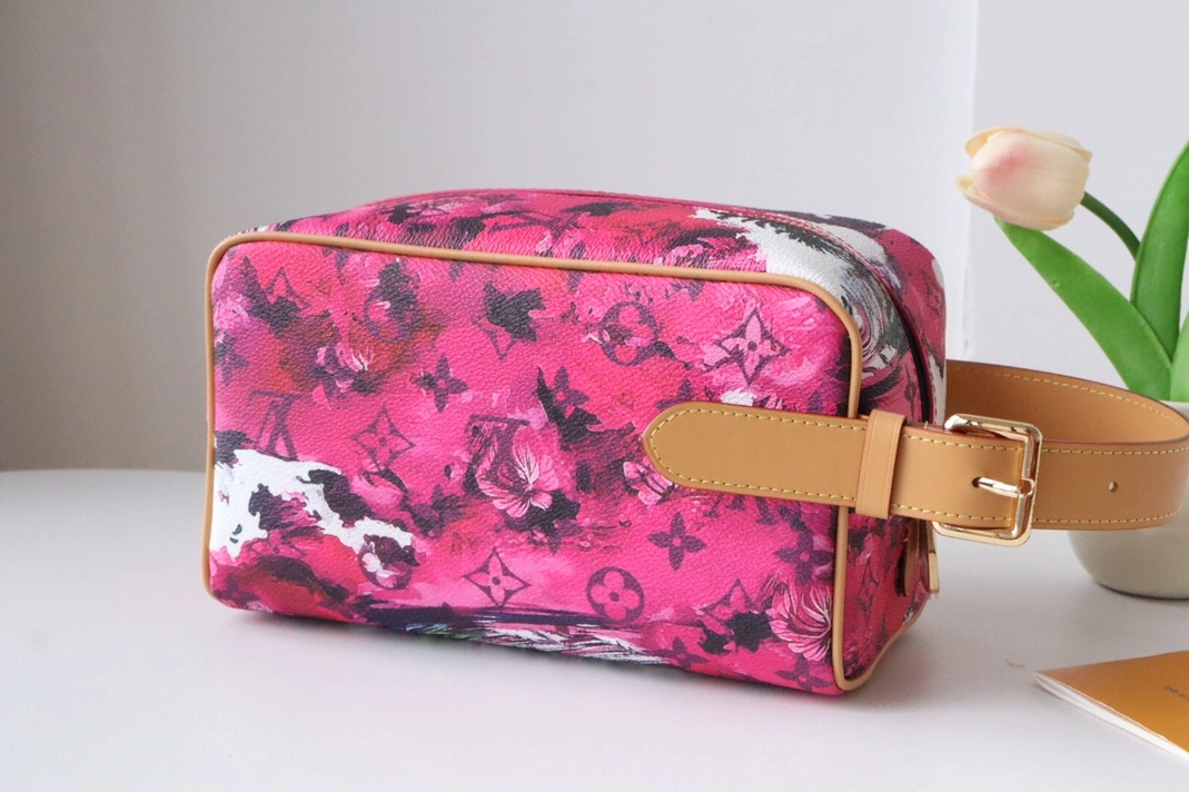Classic 5656 Louis Vuitton AAA Quality Handbags For Women