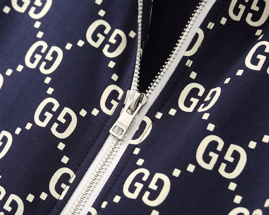 Classic 5768 Gucci Tracksuits Long Sleeved For Men