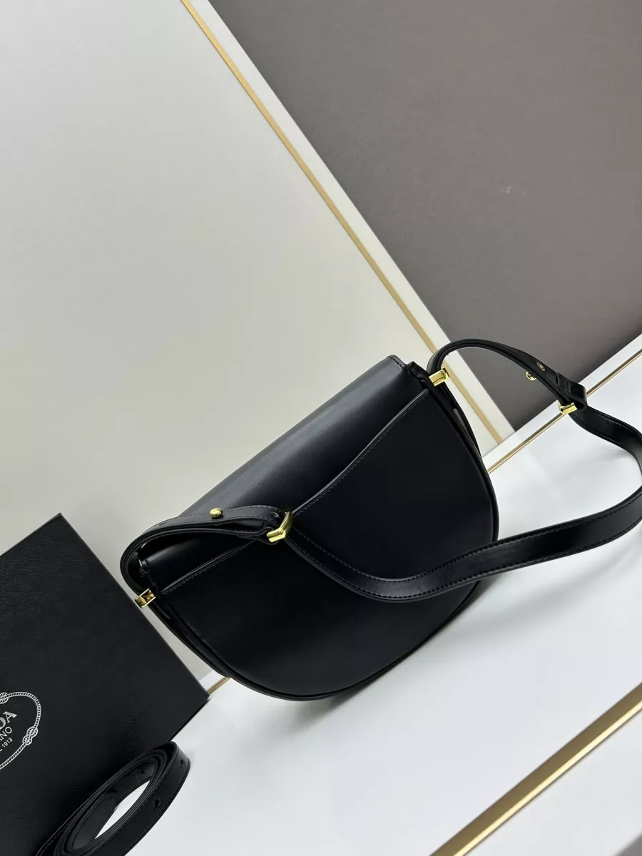 Classic 6002 Prada AAA Quality Messenger Bags For Women