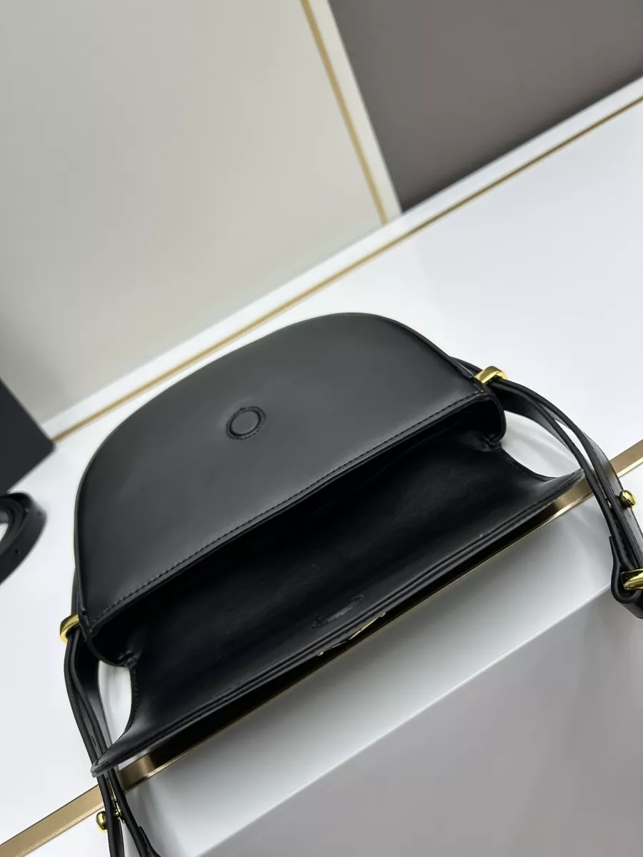 Classic 6002 Prada AAA Quality Messenger Bags For Women