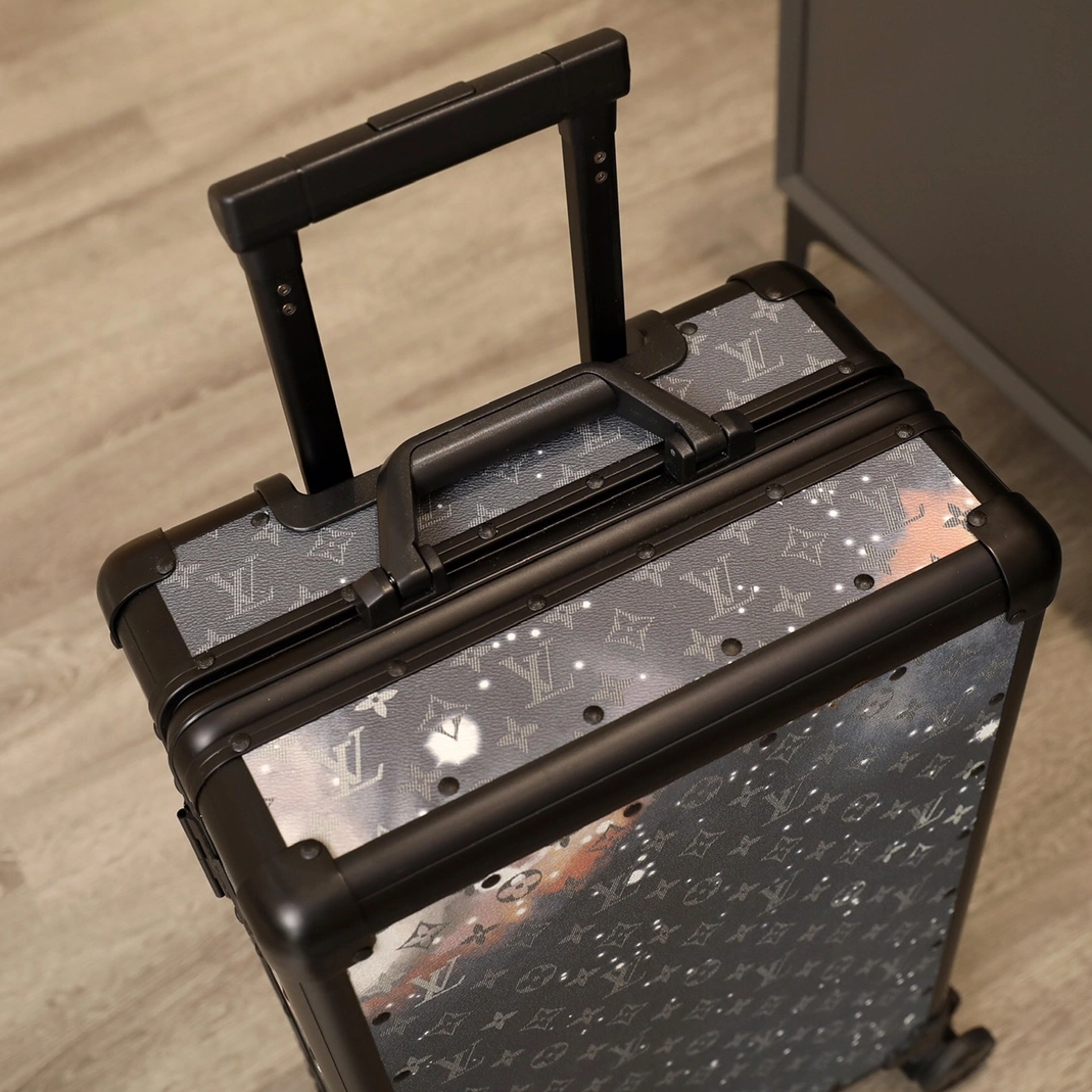 Classic 6013 Louis Vuitton Luggage For Unisex