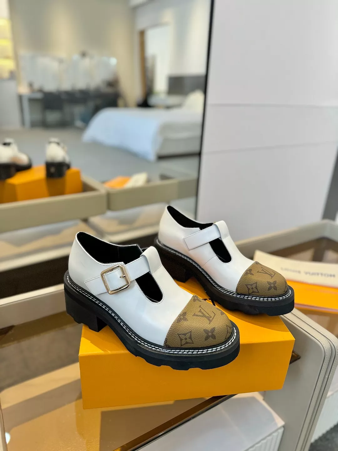 Classic 611 Louis Vuitton Casual Shoes For Women