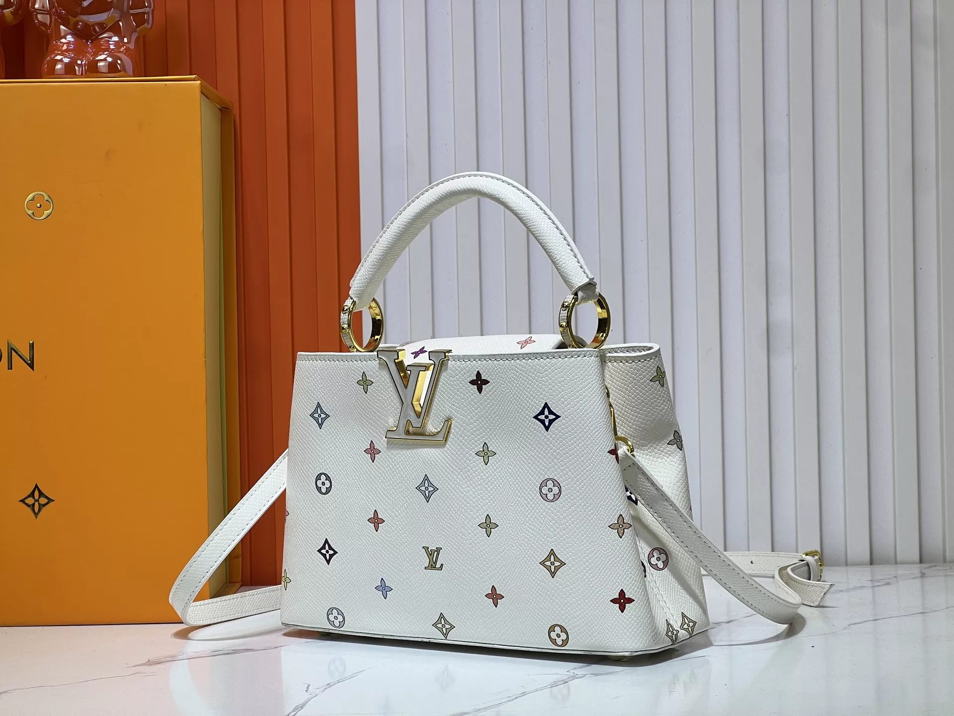 Classic 6508 Louis Vuitton AAA Quality Messenger Bags For Women
