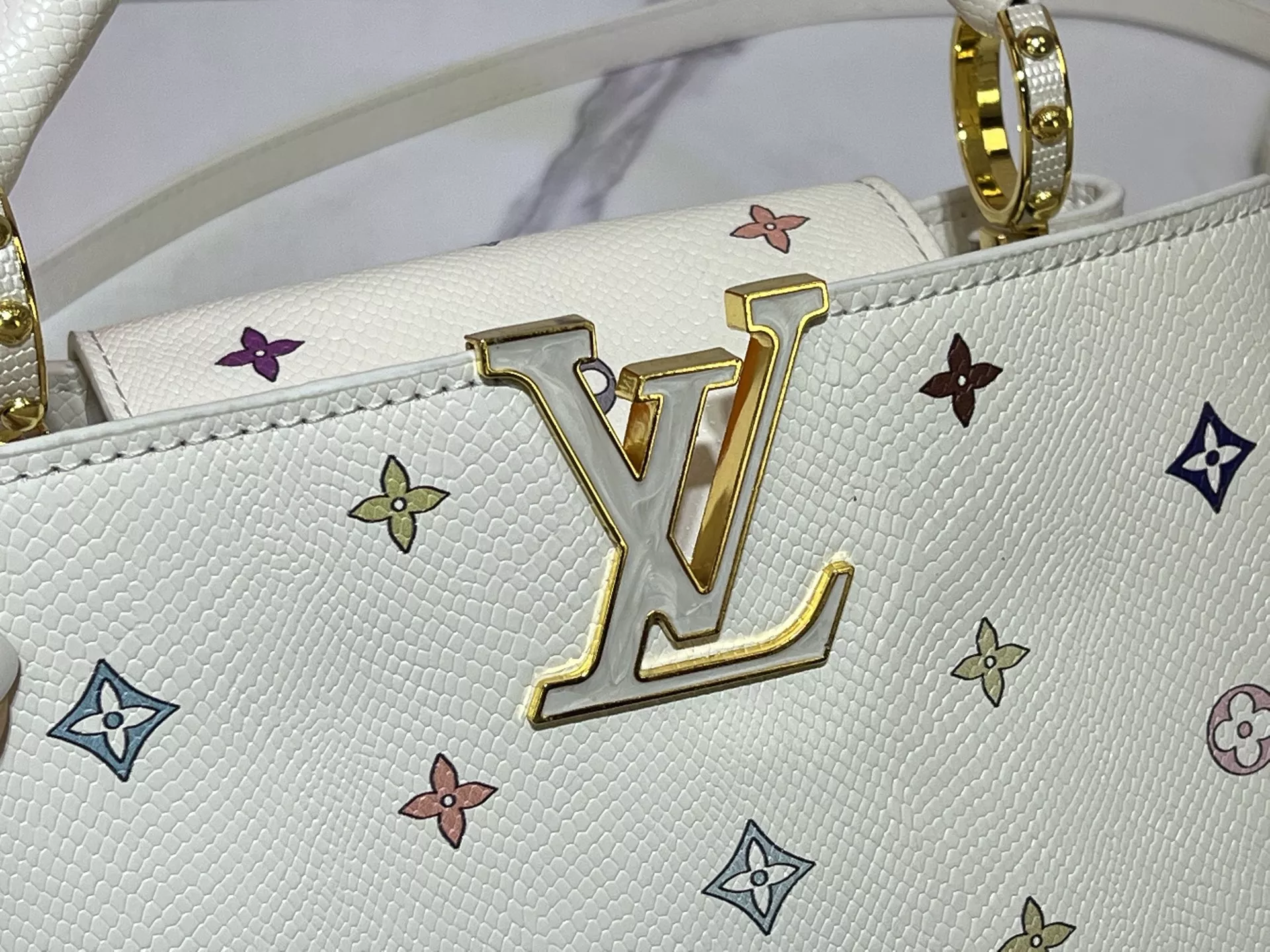 Classic 6508 Louis Vuitton AAA Quality Messenger Bags For Women