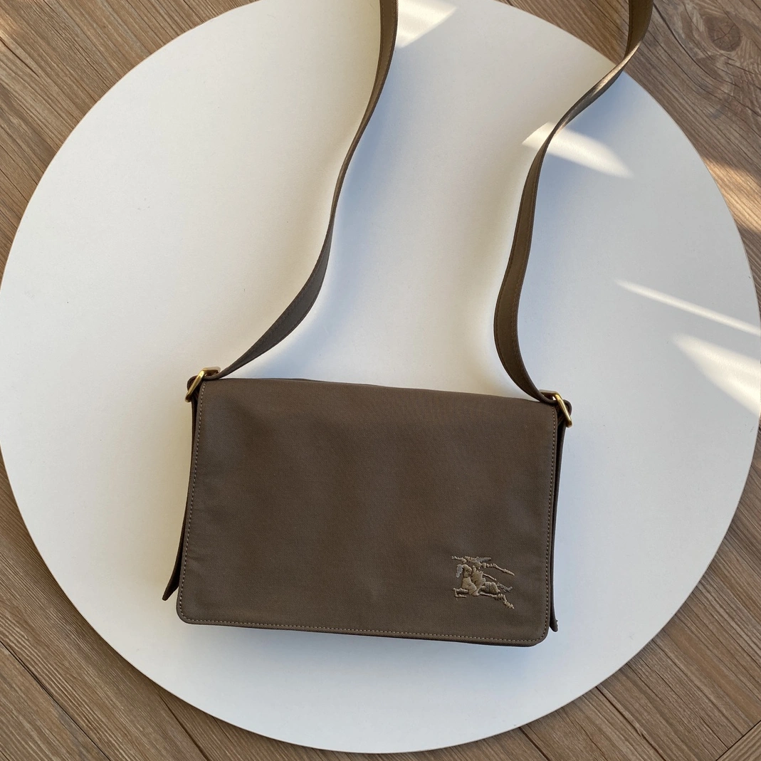 Classic 6650 Burberry AAA Man Messenger Bags