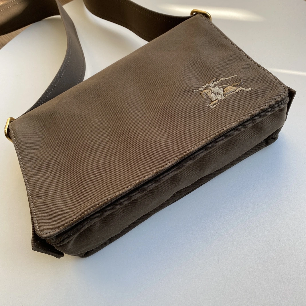 Classic 6650 Burberry AAA Man Messenger Bags