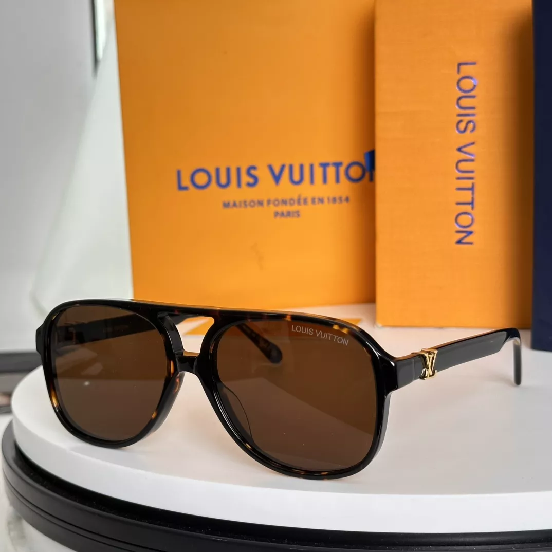 Classic 6834 Louis Vuitton AAA Quality Sunglasses
