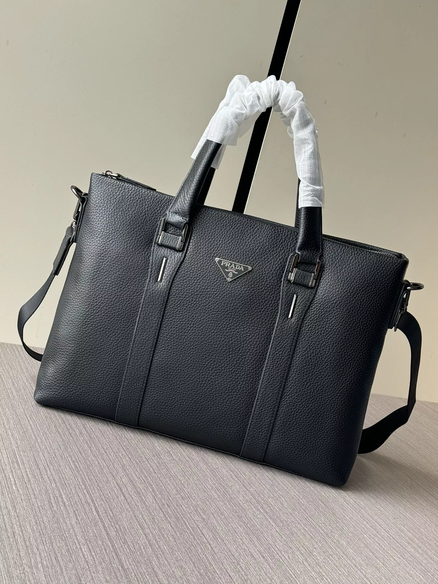 Classic 6970 Prada AAA Man Handbags