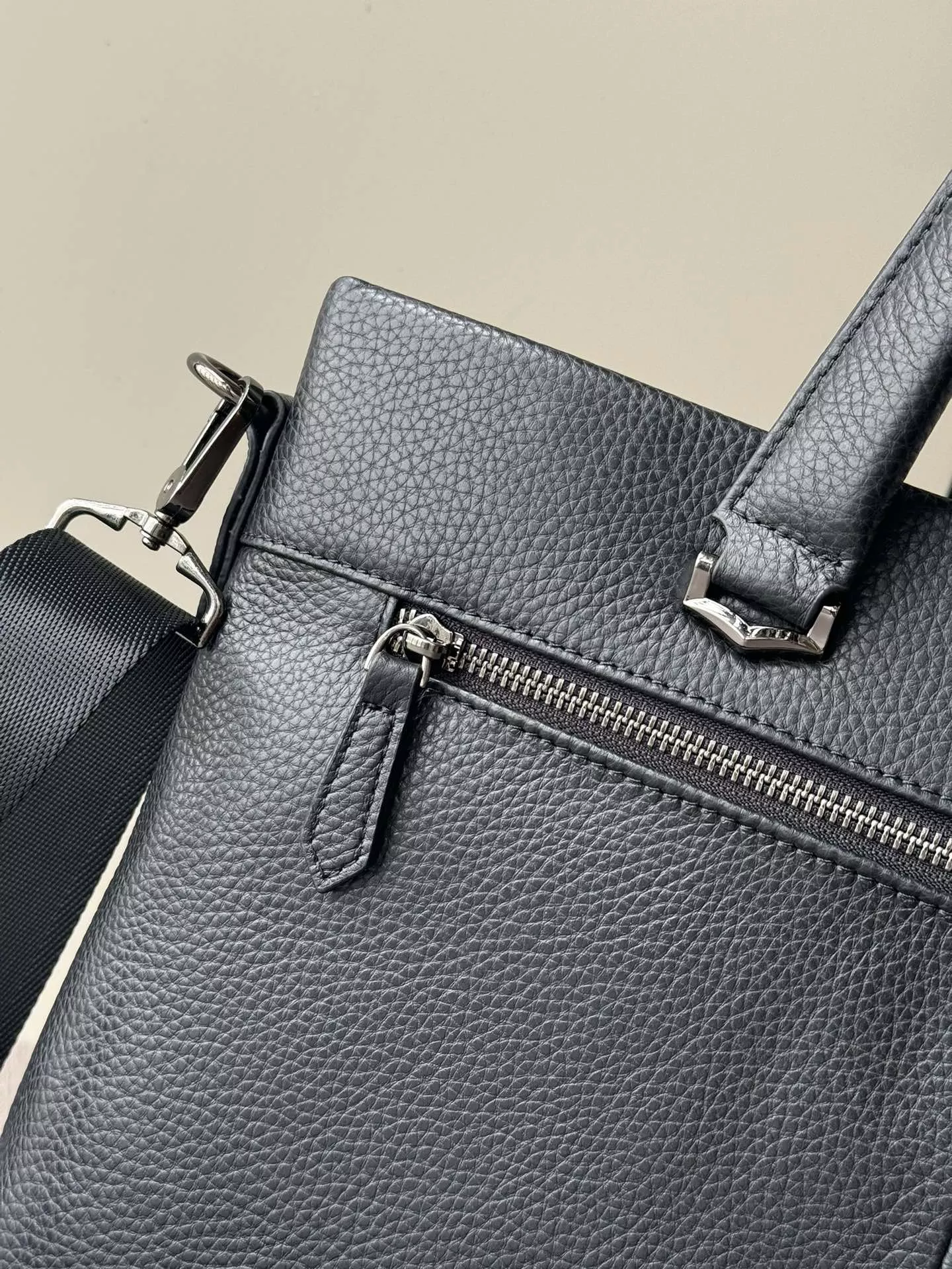 Classic 6970 Prada AAA Man Handbags