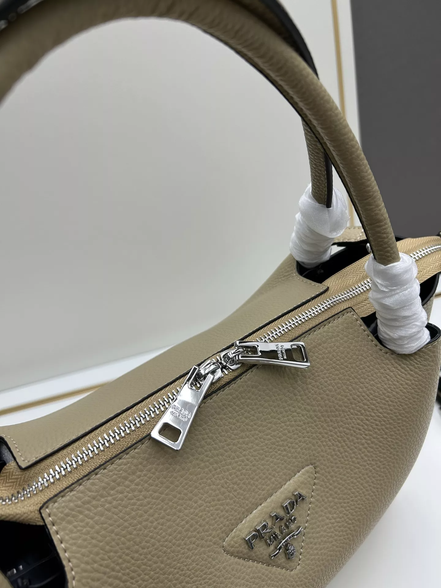 Classic 7144 Prada AAA Quality Handbags For Women
