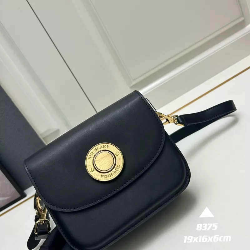 Classic 7605 Burberry AAA Quality Messenger Bags For Women