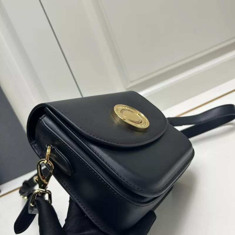 Classic 7605 Burberry AAA Quality Messenger Bags For Women
