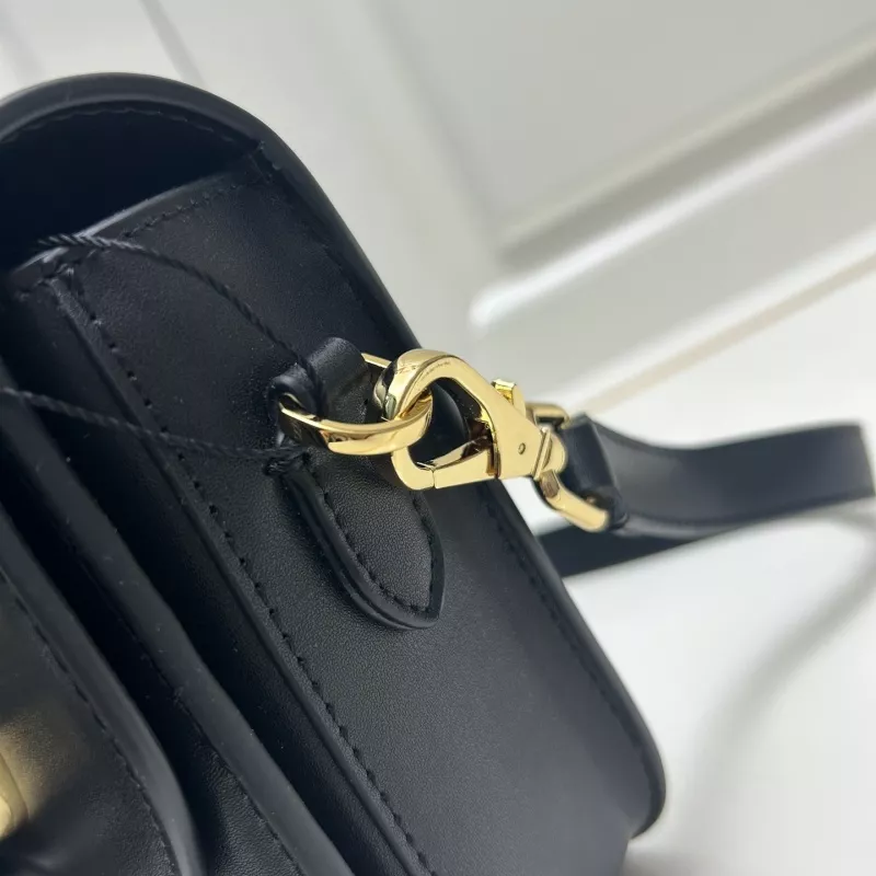 Classic 7605 Burberry AAA Quality Messenger Bags For Women