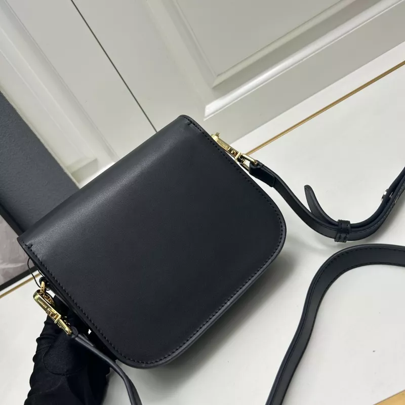 Classic 7605 Burberry AAA Quality Messenger Bags For Women