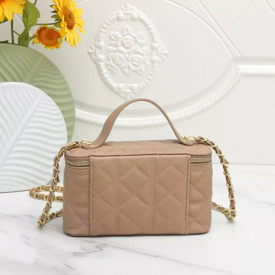 Classic 8117 Chanel Messenger Bags For Women