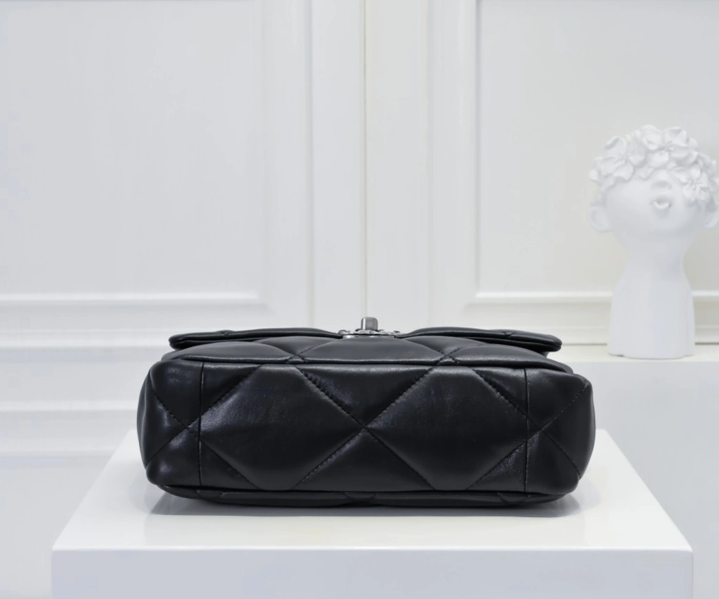 Classic 8211 Chanel AAA Quality Messenger Bags