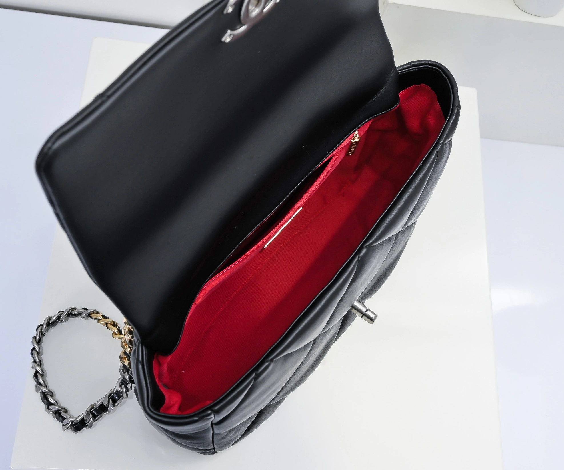 Classic 8211 Chanel AAA Quality Messenger Bags