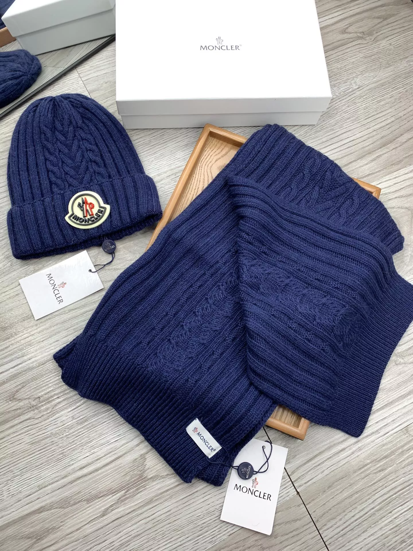 Classic 8287 Moncler Hat and Scarf Set