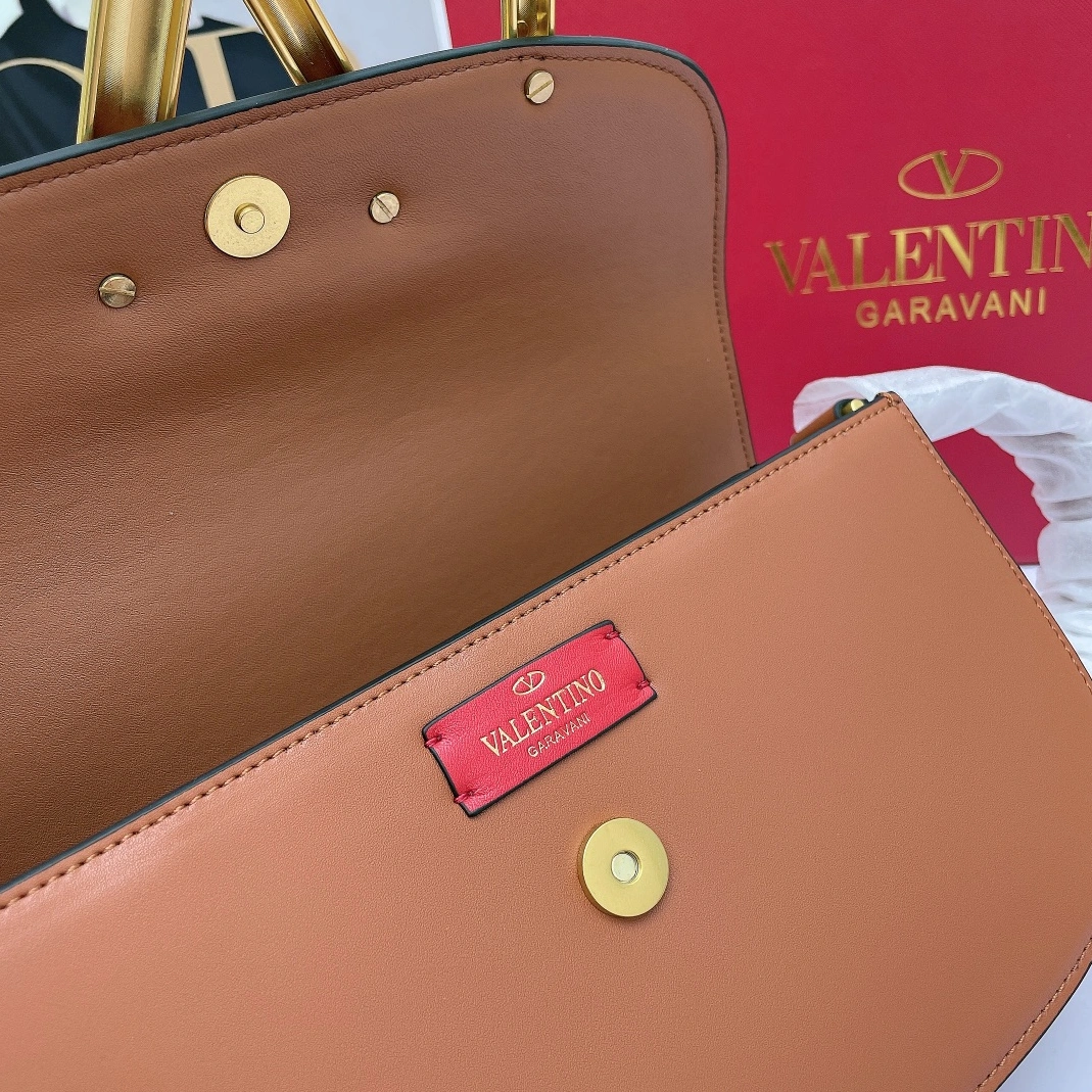 Classic 8330 Valentino AAA Quality Messenger Bags For Women