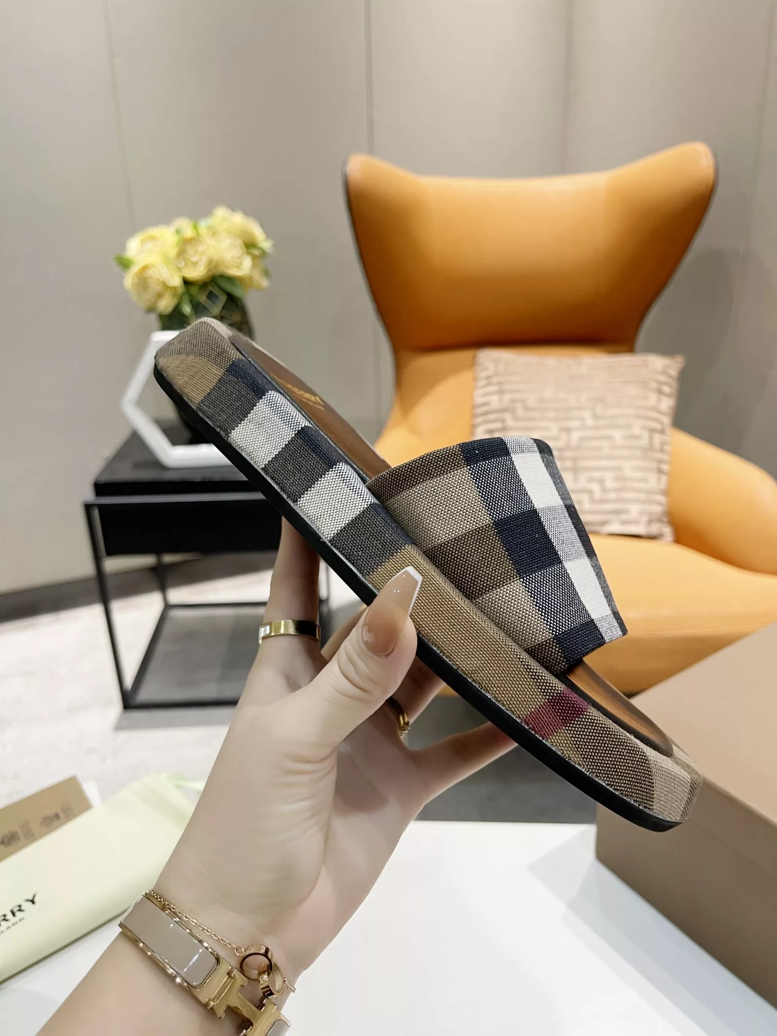 Classic 8398 Burberry Slippers For Men