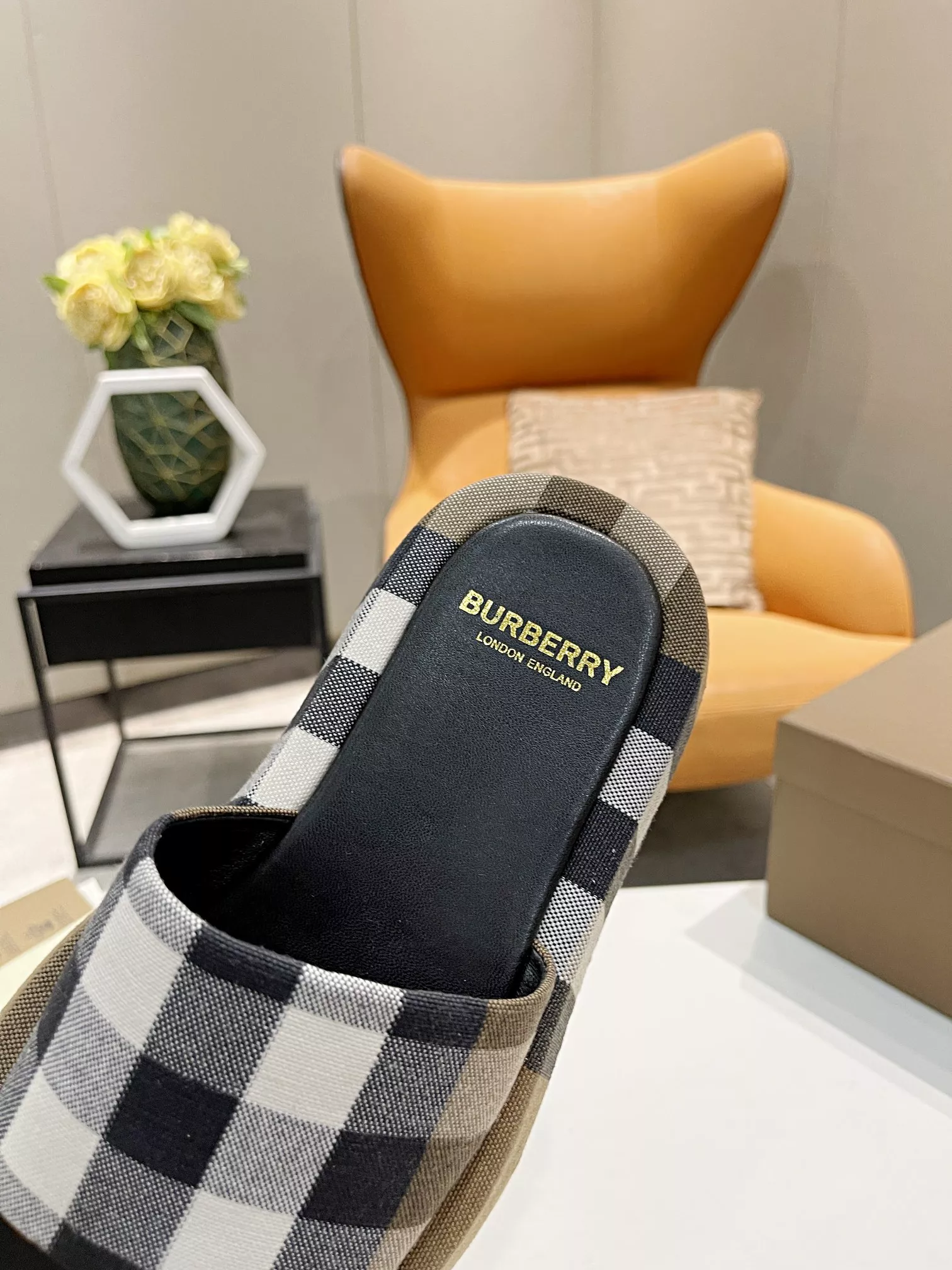 Classic 8398 Burberry Slippers For Men