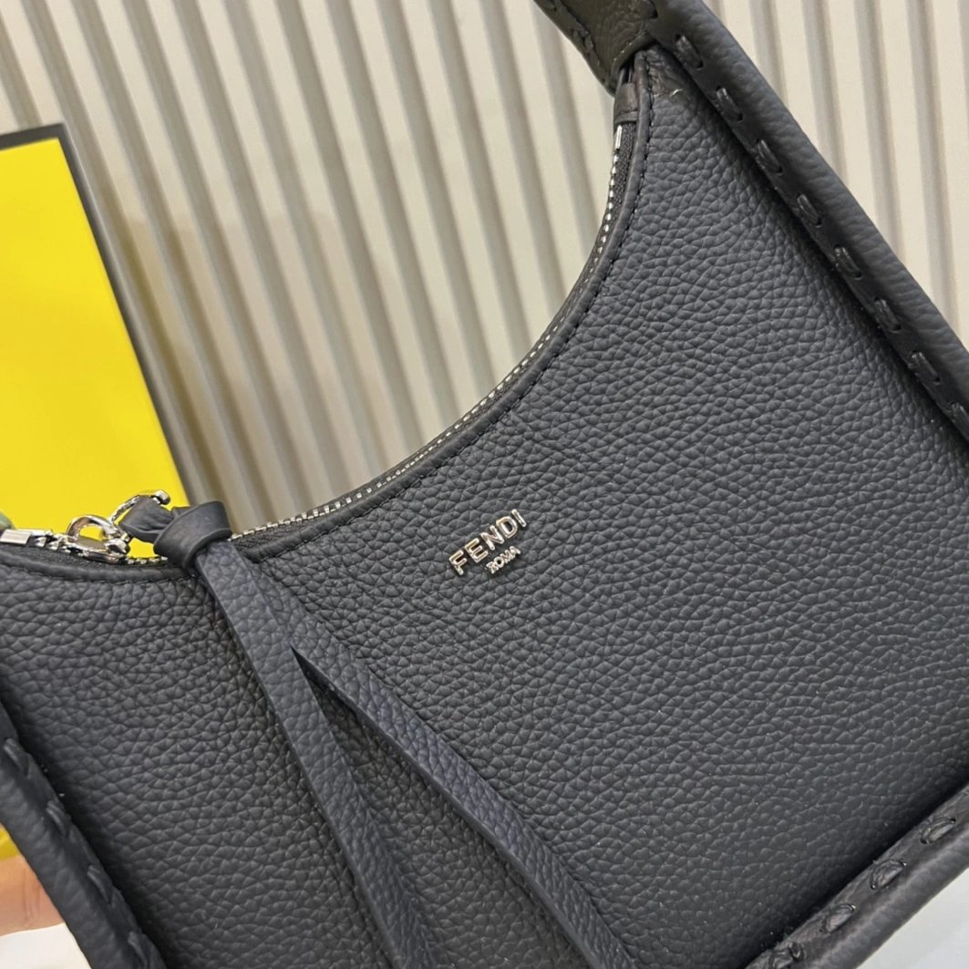 Classic 8488 Fendi AAA Quality Handbags For Women
