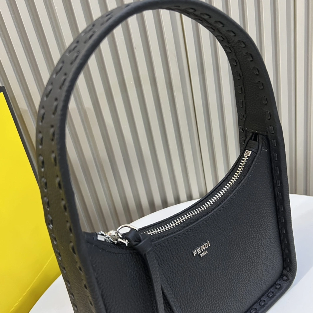 Classic 8488 Fendi AAA Quality Handbags For Women