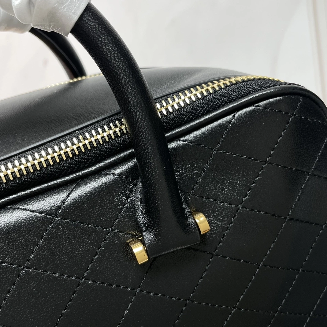 Classic 8500 Yves Saint Laurent AAA Quality Handbags For Women