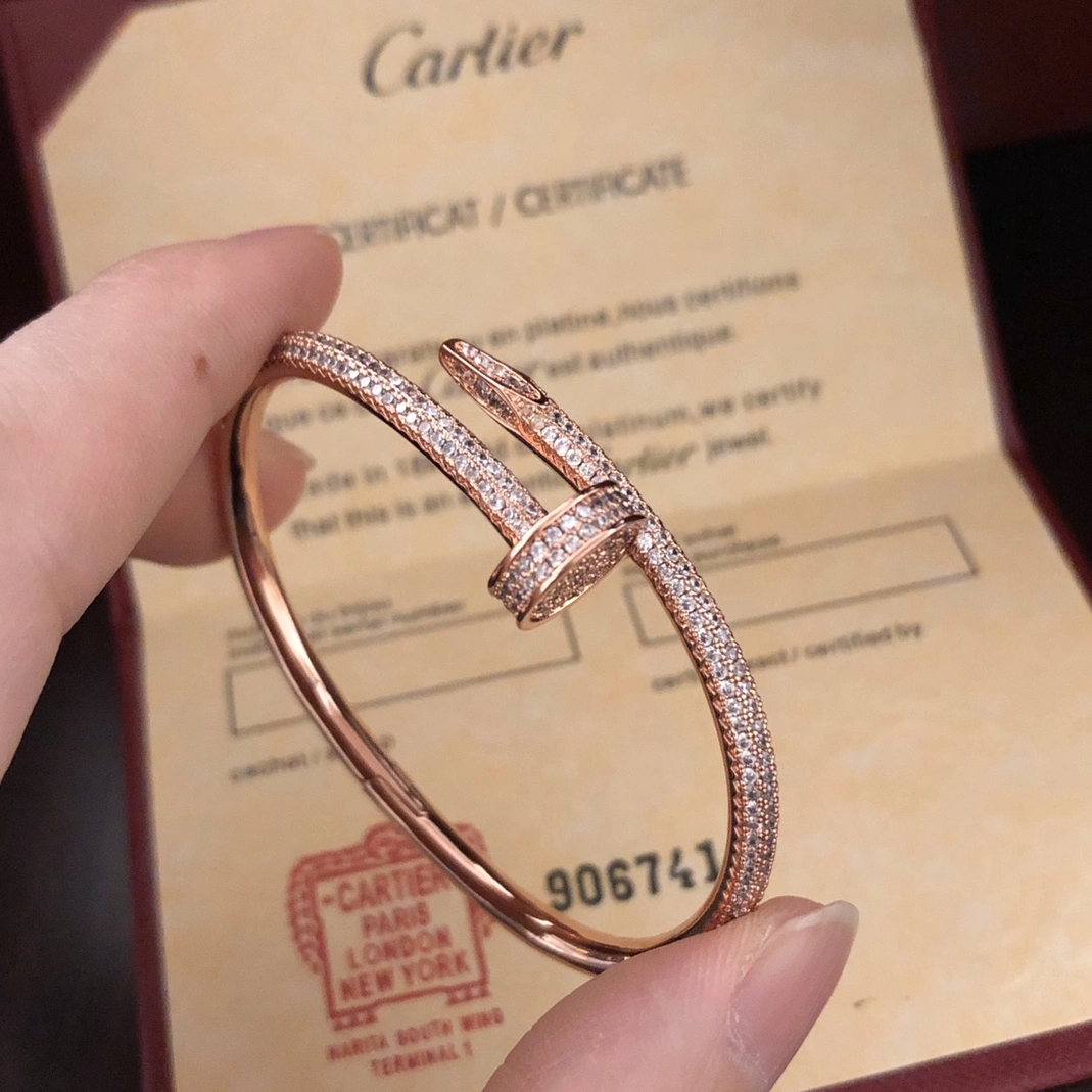 Classic 8772 Cartier bracelets
