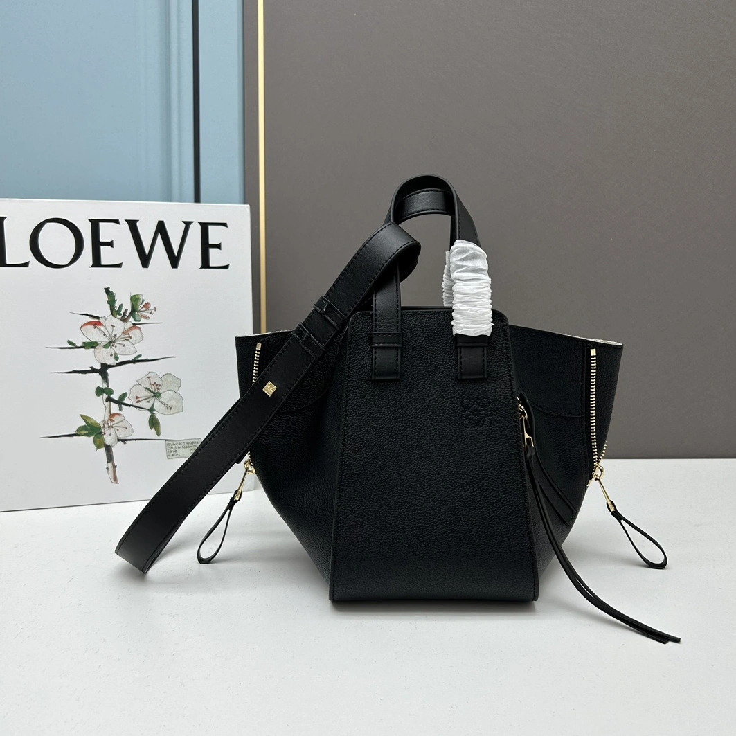 Classic 8798 LOEWE AAA Quality Handbags For Women