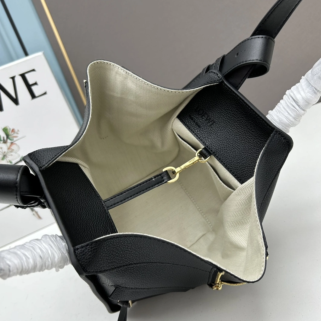 Classic 8798 LOEWE AAA Quality Handbags For Women