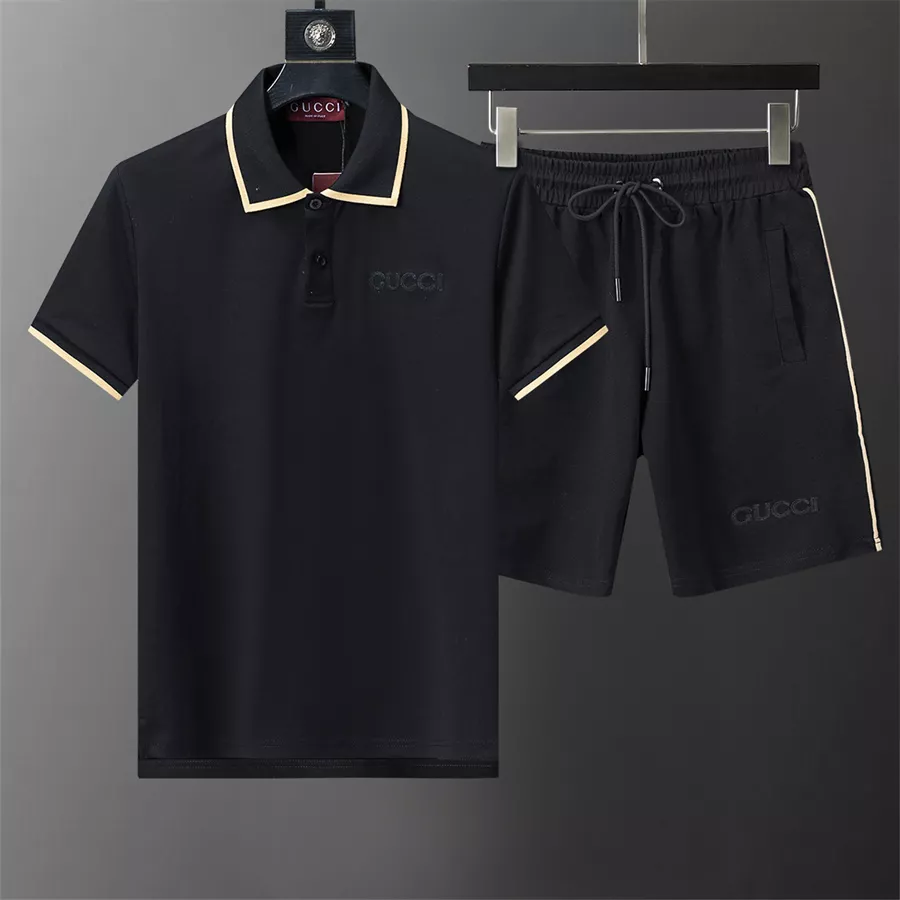 Classic 8934 Gucci Tracksuits Short Sleeved For Men