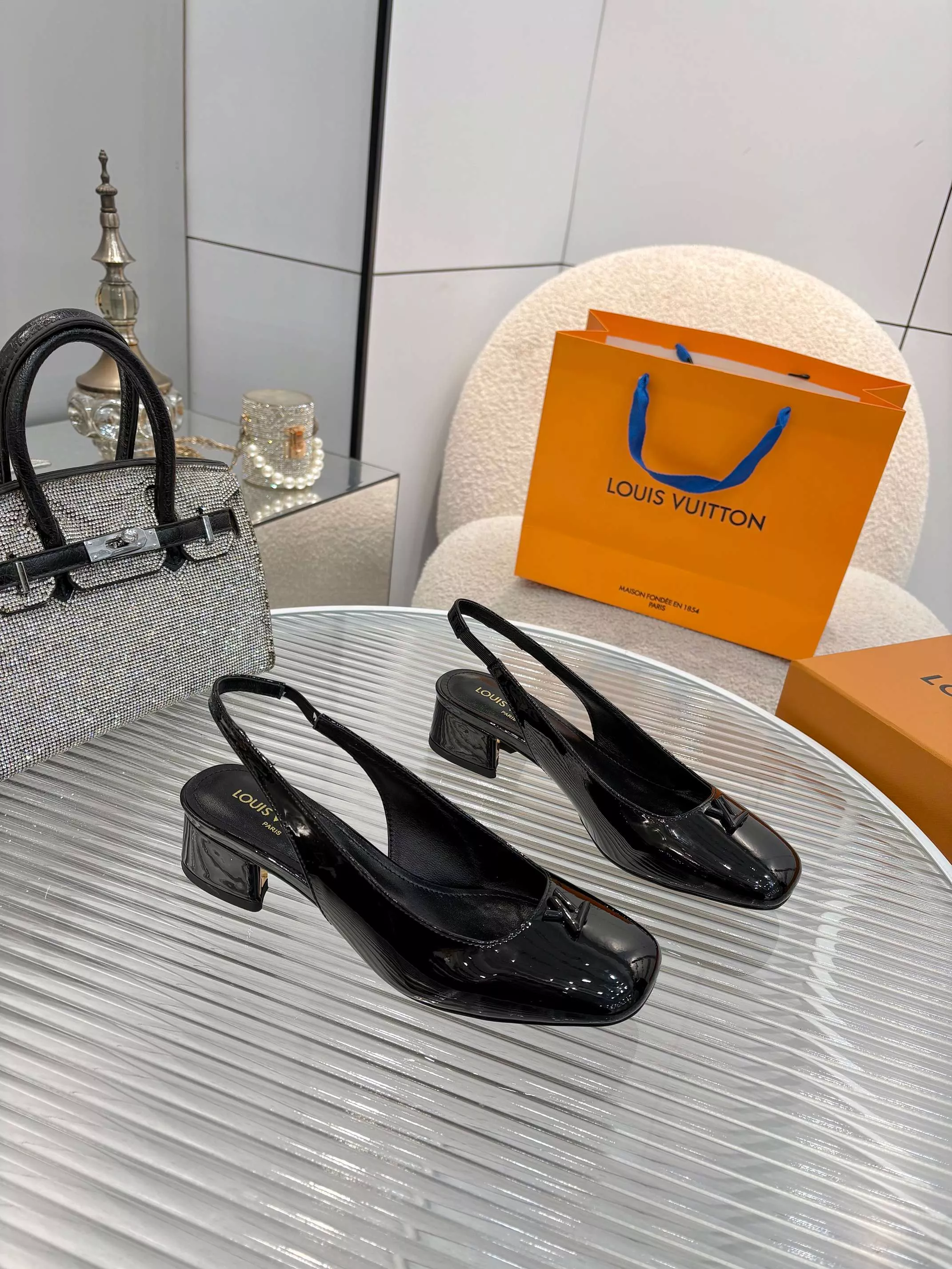 Classic 8999 Louis Vuitton Sandal For Women