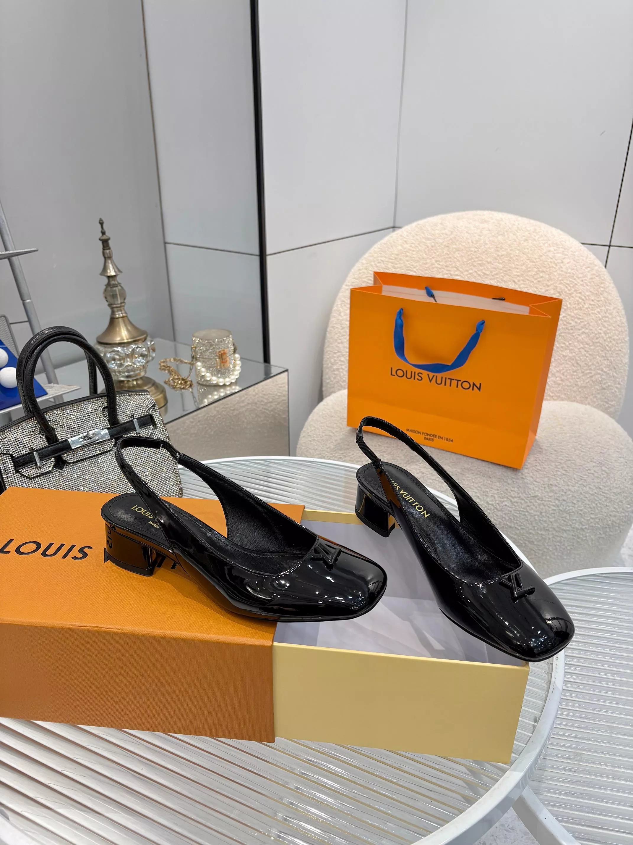 Classic 8999 Louis Vuitton Sandal For Women