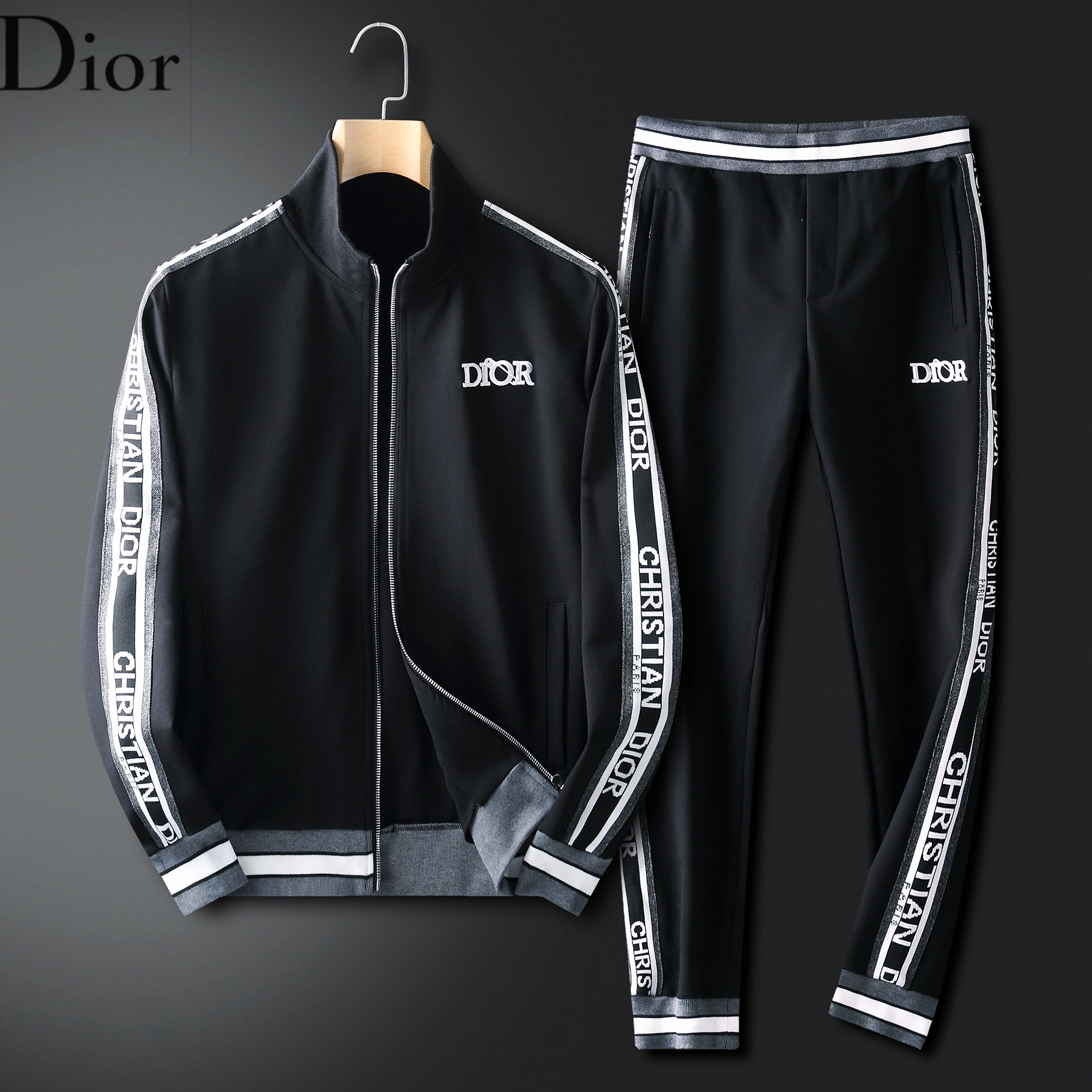 Classic 9135 Christian Dior Tracksuits Long Sleeved For Men