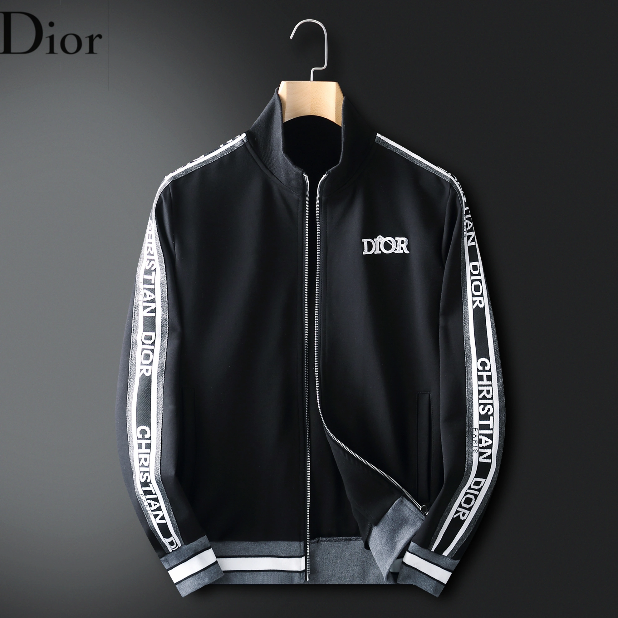Classic 9135 Christian Dior Tracksuits Long Sleeved For Men