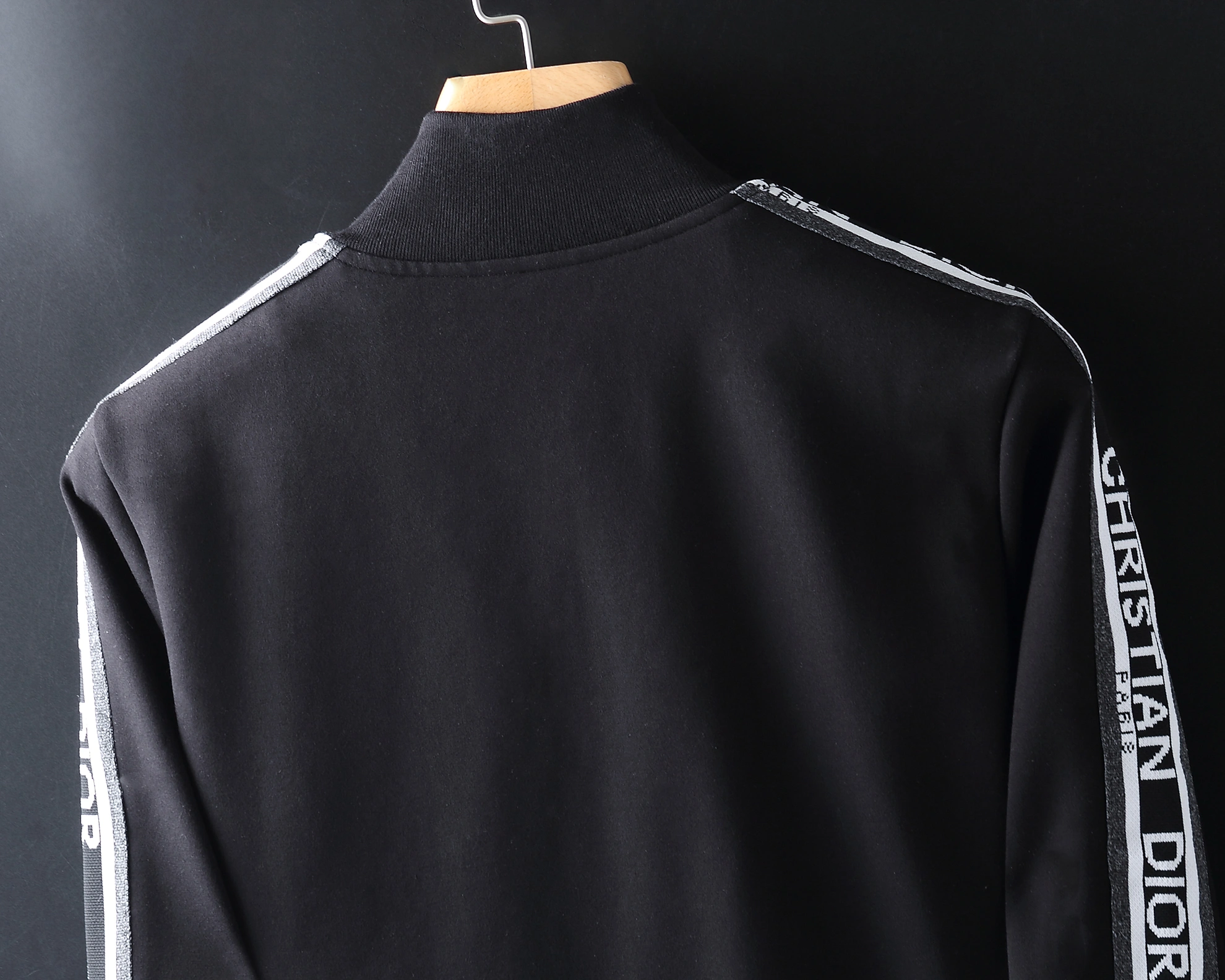Classic 9135 Christian Dior Tracksuits Long Sleeved For Men