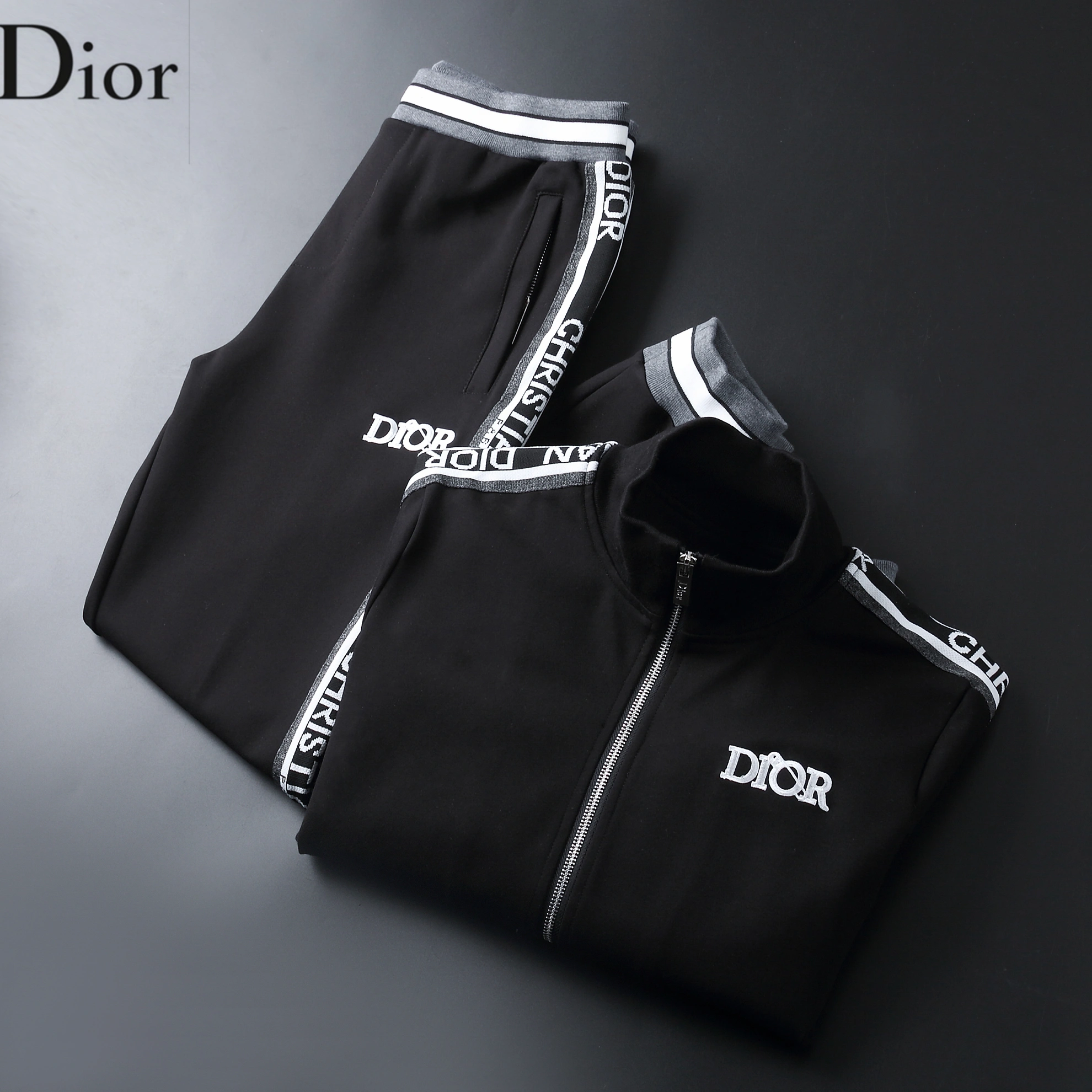 Classic 9135 Christian Dior Tracksuits Long Sleeved For Men